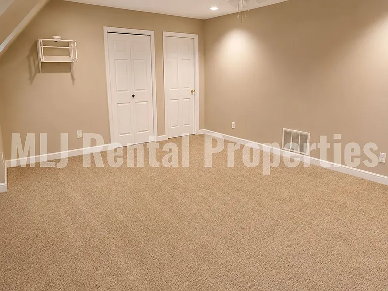 5881 S Irvington Ave — Photo 45