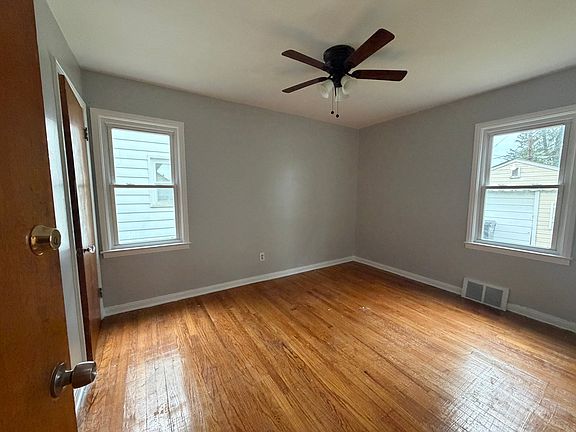 5th image of 26043 Brush St