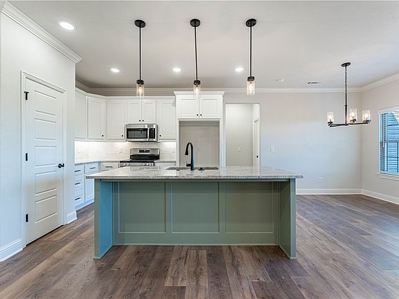 4th image of 9 Craig Ln