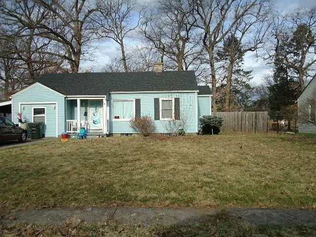 919 Garden Ln — Photo 1