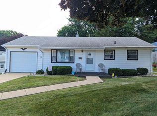 953 Jefferson Dr, Freeport, IL 61032