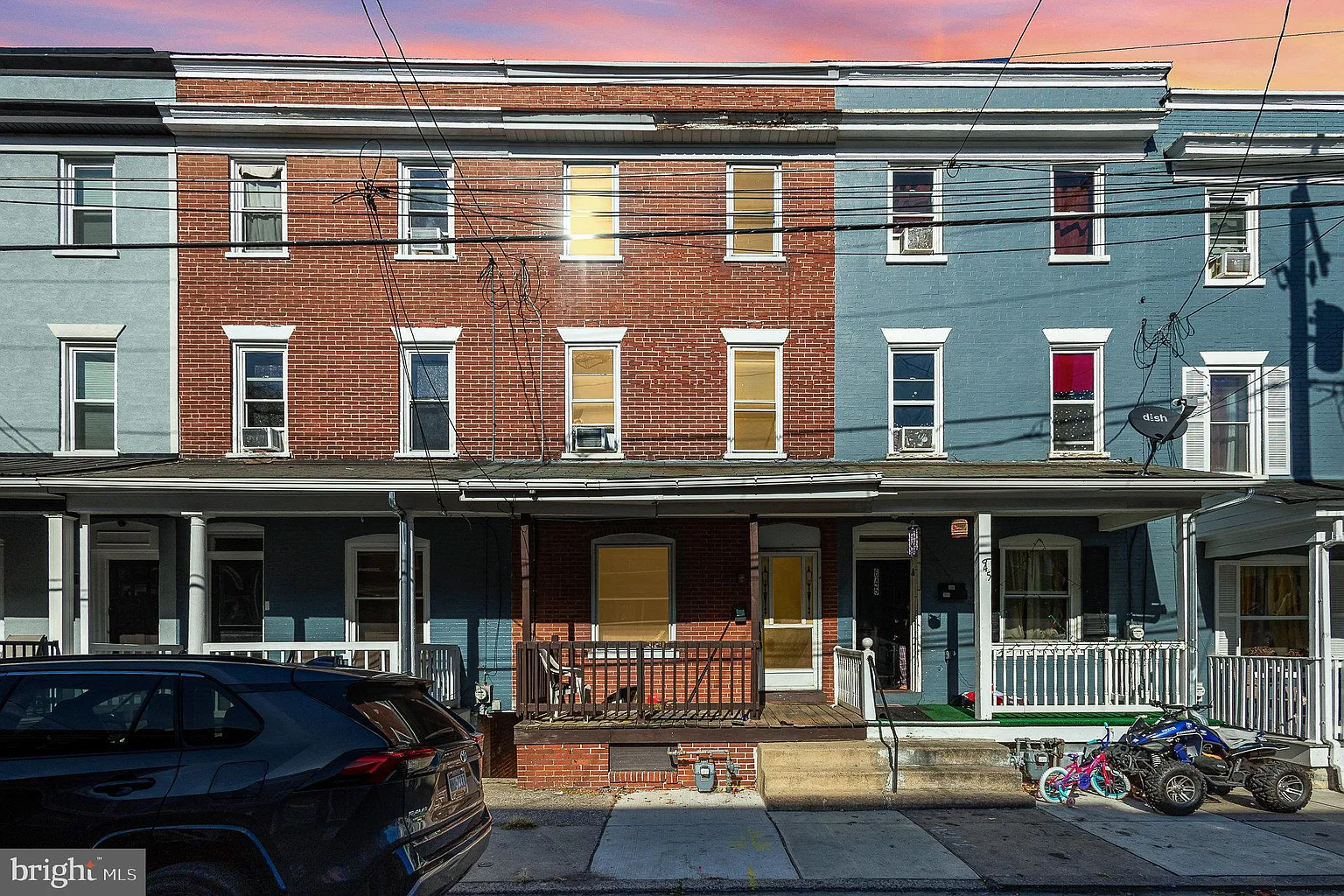 643 E Madison St photo 1