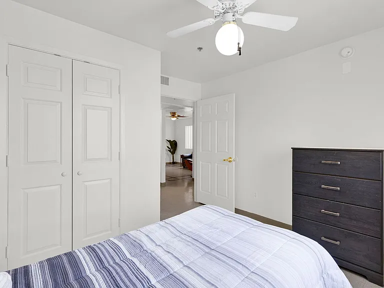 2302 W Colter St — Photo 60
