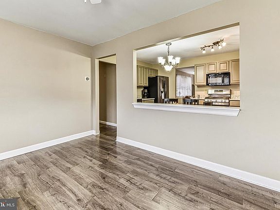 4th image of 712 W Wood Ave