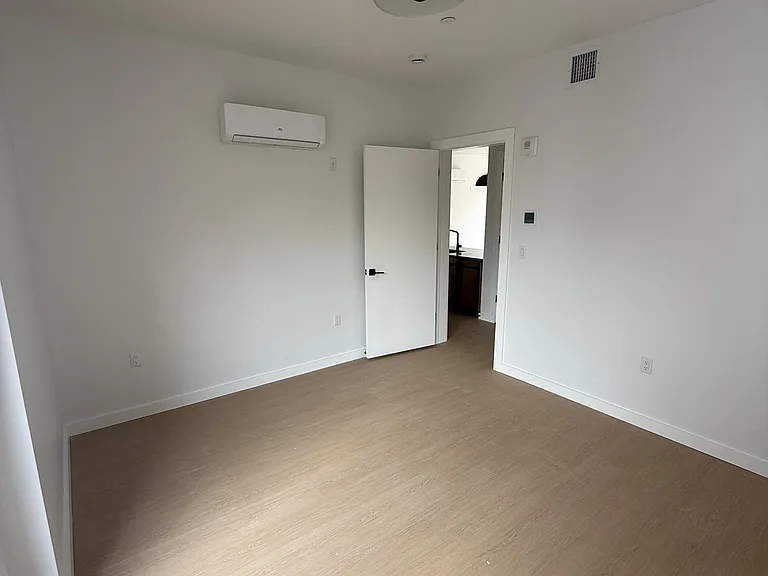 74 Webster St #1F — Photo 6