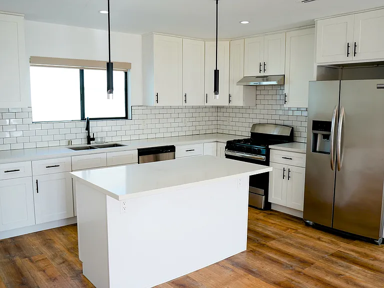 629 W Hillsdale St — Photo 10