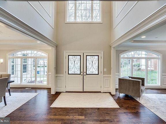 3rd image of 1321 Banquo Ct