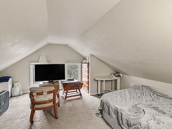 5th image of 705 Pearl St