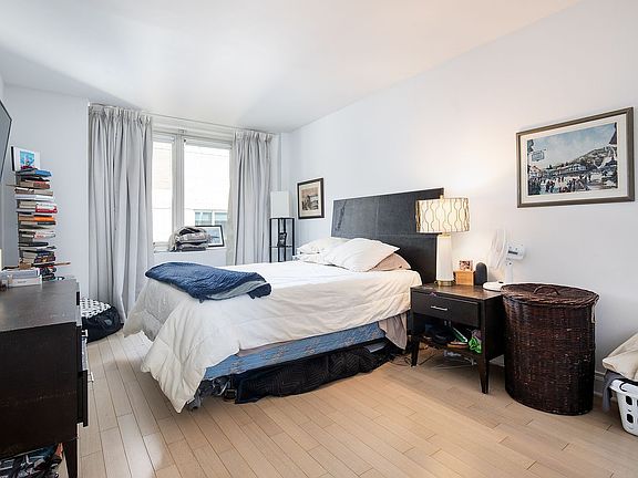 5th image of 212 E 47th St APT 32E