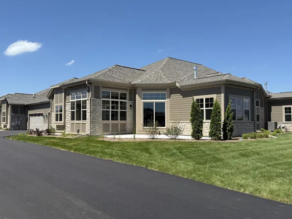 313 Standing Stone DRIVE #23-61, Waukesha, WI 53189