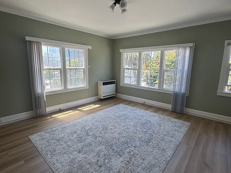 72 Vernon St #6 — Photo 2