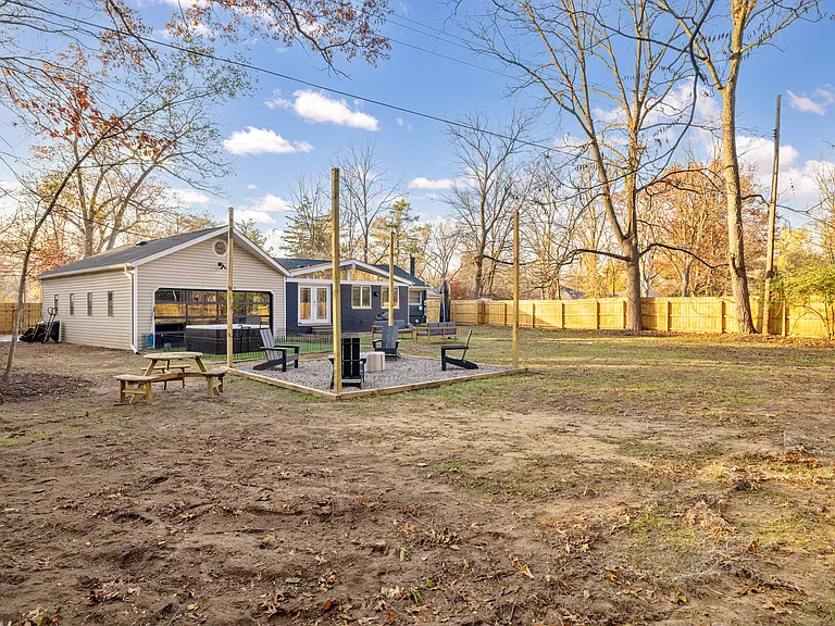 22182 Berg Rd — Photo 88
