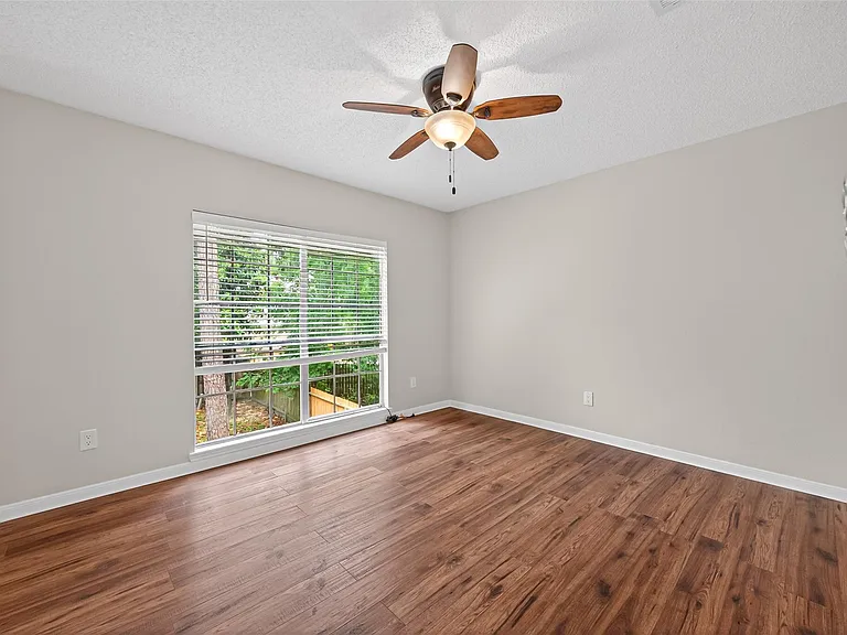 106 Breezy Point Pl — Photo 26