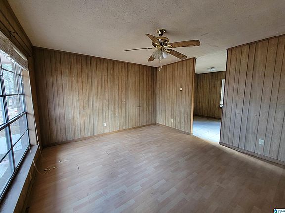 4th image of 120 Hickorywood St