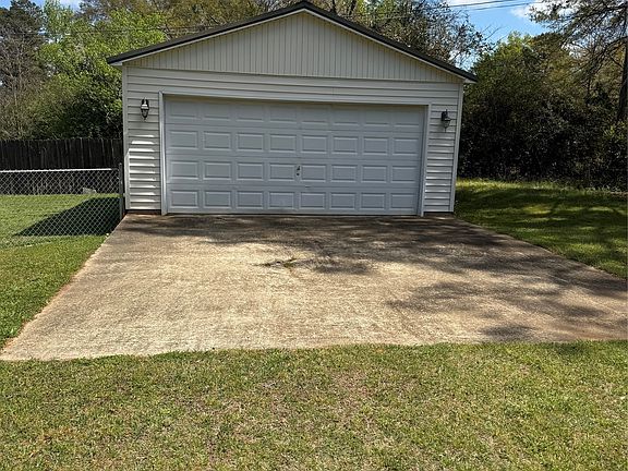 2nd image of 215 Gardner Rd