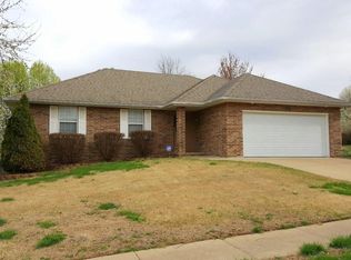 3653 E Kirkwood St, Springfield, MO 65809