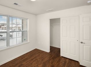 Mallard Pond Apartments & Condos, Howell, MI 48855