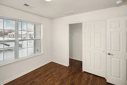 Mallard Pond Apartments & Condos Photo 1
