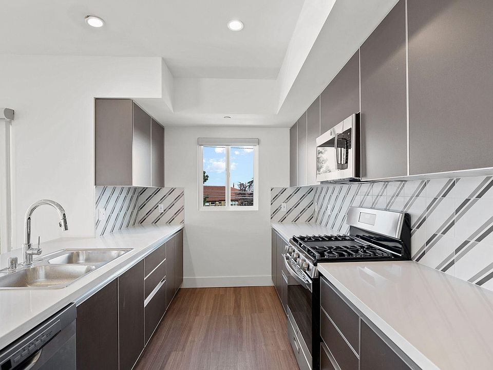 1st image of 11821 Texas Ave #102