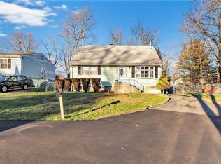 70 Wilkins Ave, Bridgeport, CT 06606