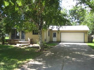 6665 Cloverton Dr, Waterford, MI 48329