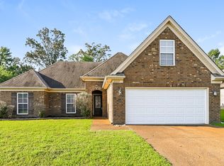 2639 Cherry Tree Dr, Southaven, MS 38672
