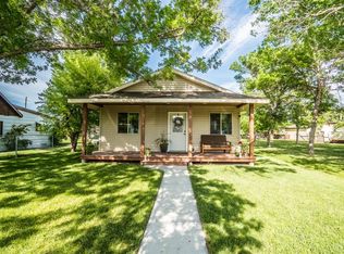 512 N Cedar St, Townsend, MT 59644