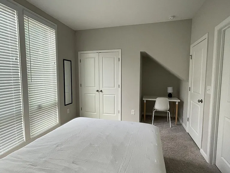 439 Parkway Dr NE — Photo 15