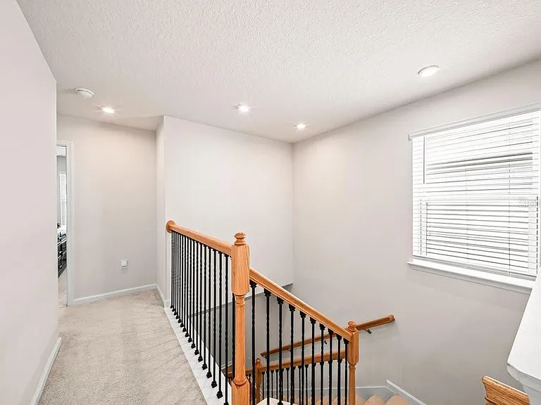 181 Tower Ct — Photo 30