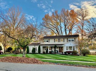 10 Hollis Rd, East Brunswick, NJ 08816