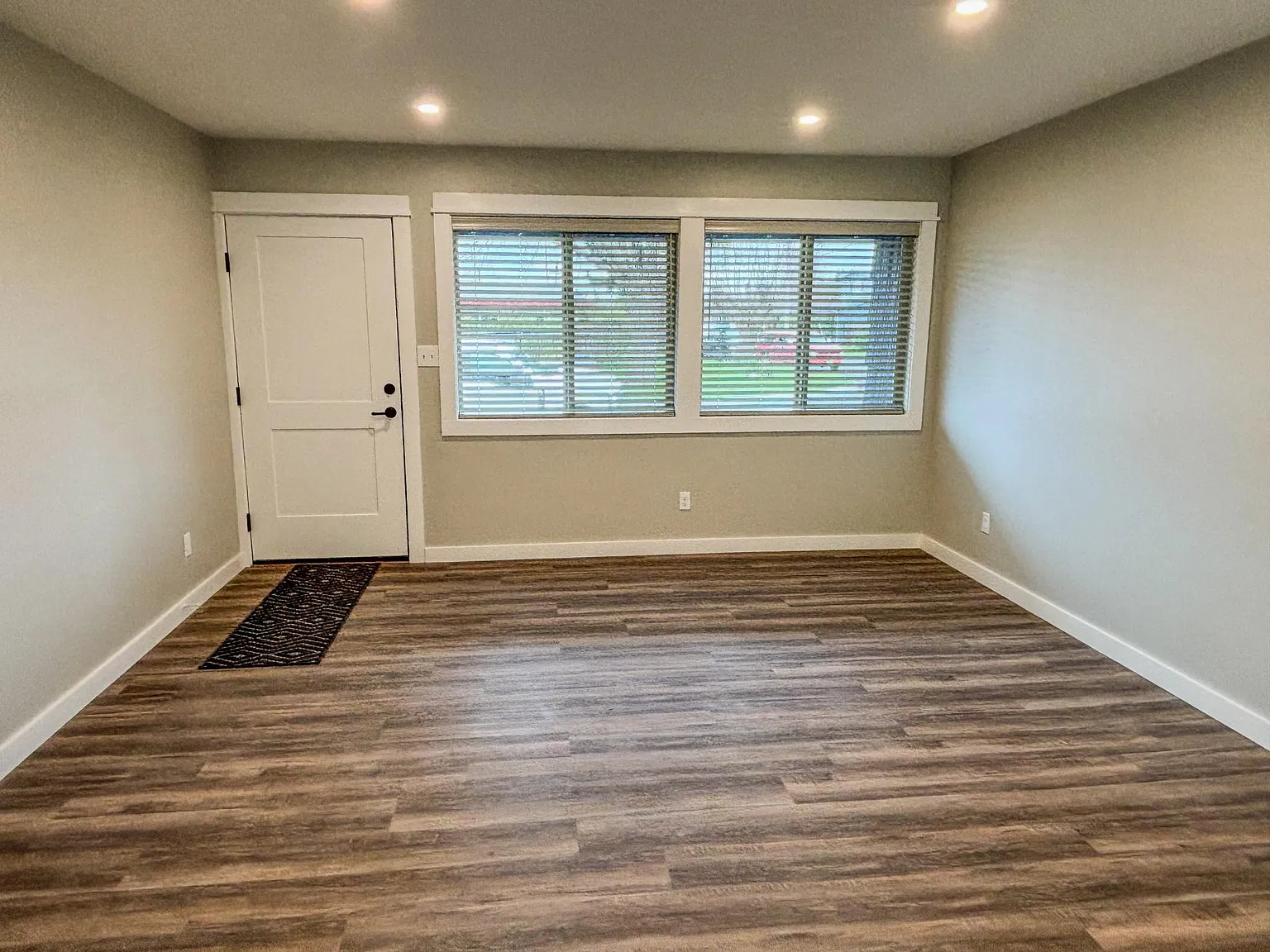 1443 Stromberg Ave — Photo 3