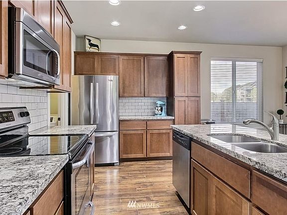 4th image of 727 204th Street Ct E