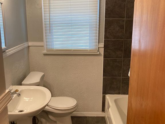 4th image of 5173 Greenhurst Dr