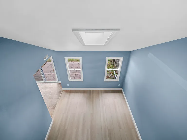 22 Lexington Dr — Photo 28