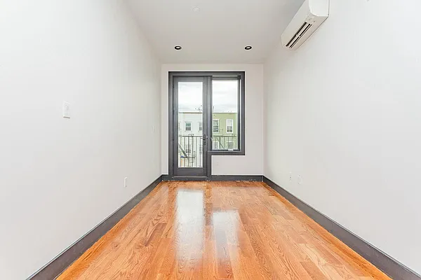 Rented by Brooklyn Group | media 22
