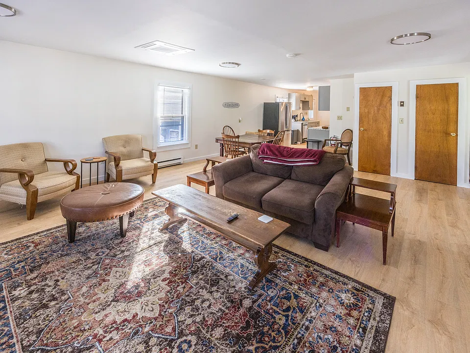 9 Court St #1