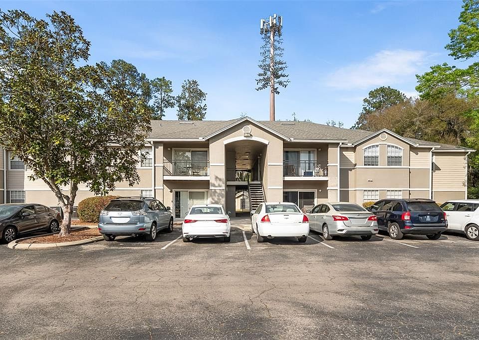 1st image of 3705 SW 27th St APT 615