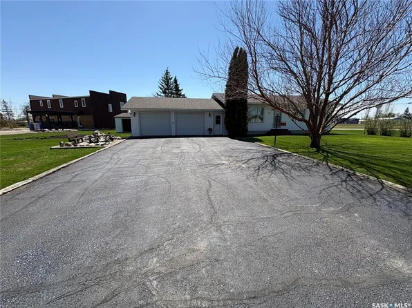 109 Road AVENUE, Langenburg, SK S0A 2A0