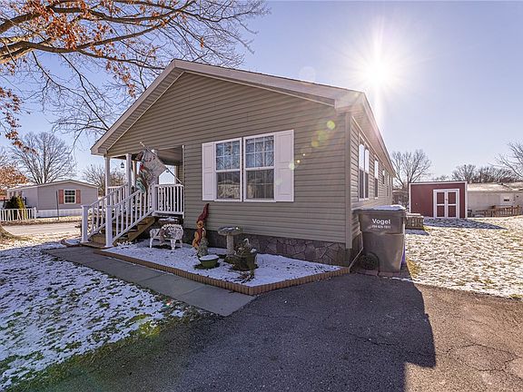 3rd image of 332 Bonnie Vue Dr