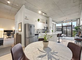 60 Bathurst St, Toronto, ON M5V2P4