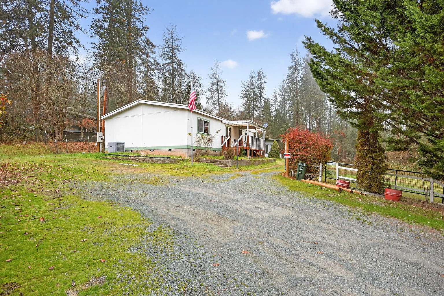 218 Hessar St photo 1