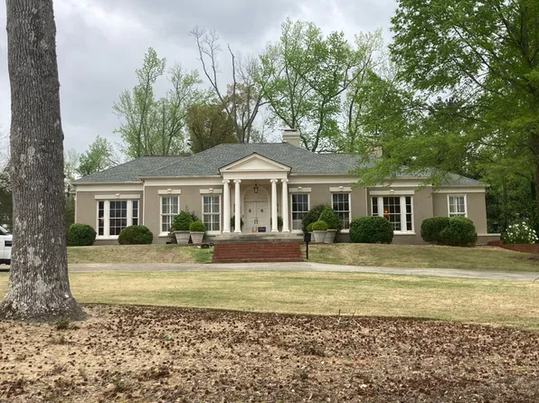 56 Woodbine Dr, Newnan, GA 30263