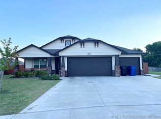 2017 W Huntsville Ct, Broken Arrow, OK 74011