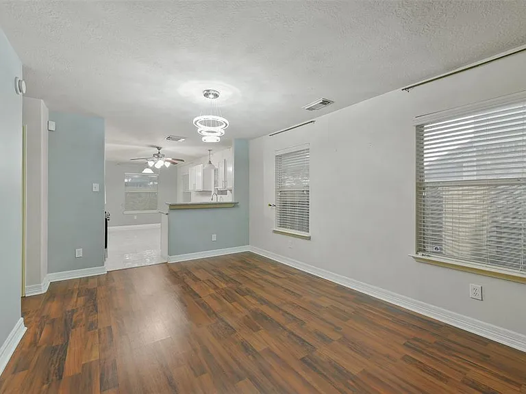9523 Wyatt Oak Ln — Photo 6