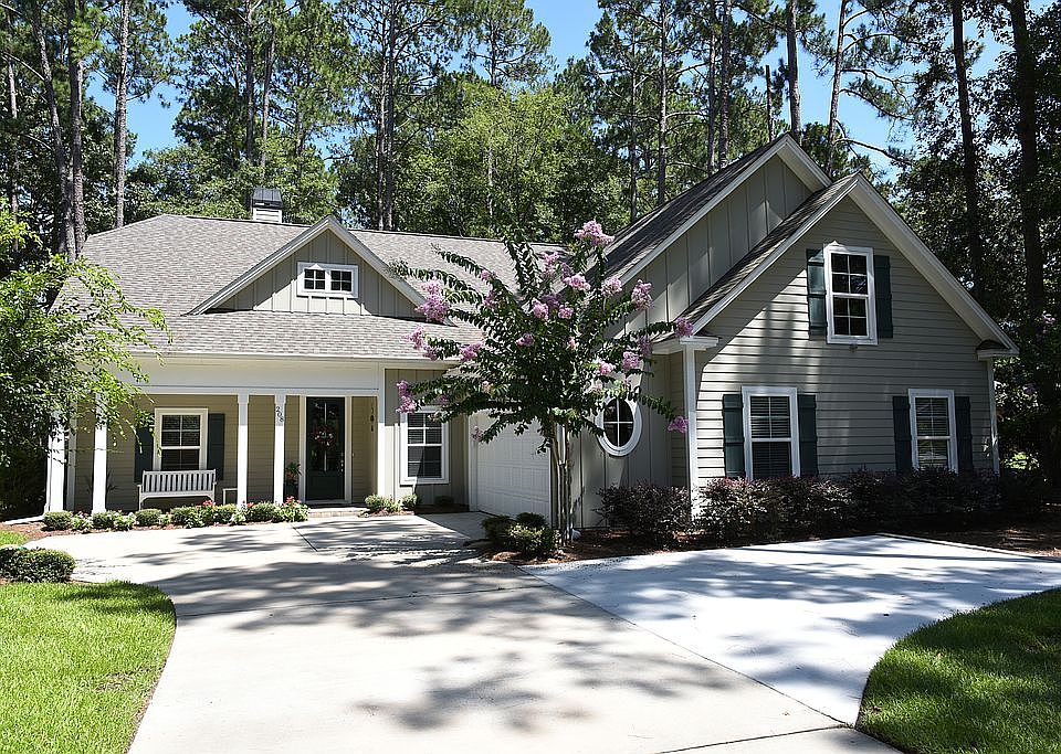 2nd image of 208 White Oaks Cir