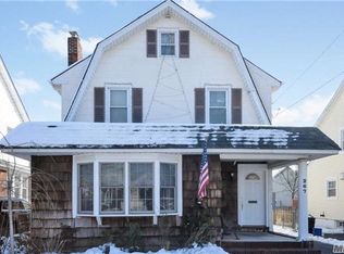 267 Plainfield Ave, Floral Park, NY 11001