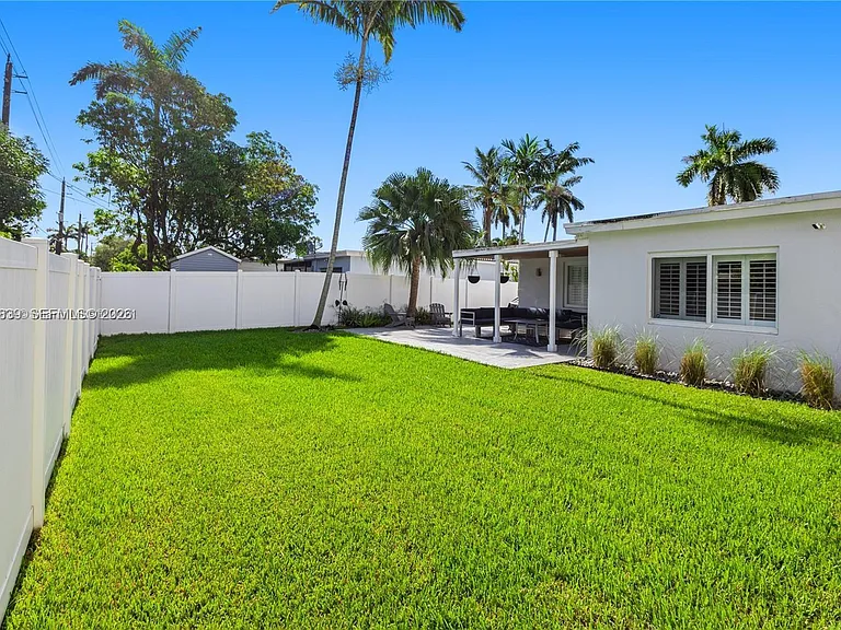 1239 Washington St — Photo 32