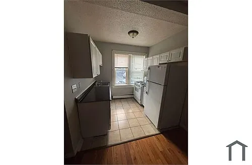335 Wells St Photo 1