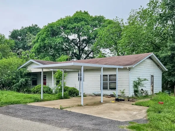 212 N Stephens St, Quitman, TX 75783