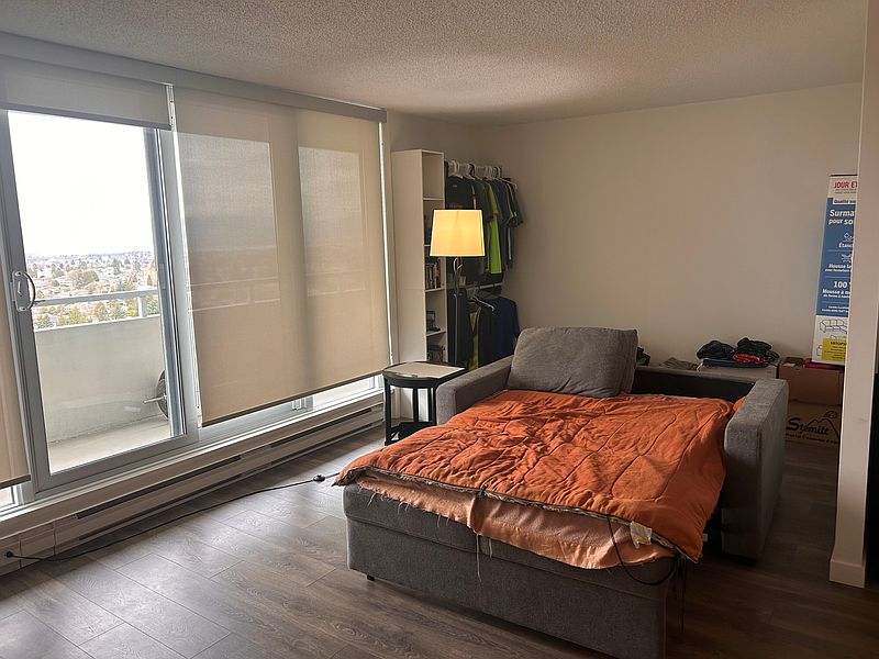 Burnaby Apartment for rent - 0 Bedrooms — photo 5